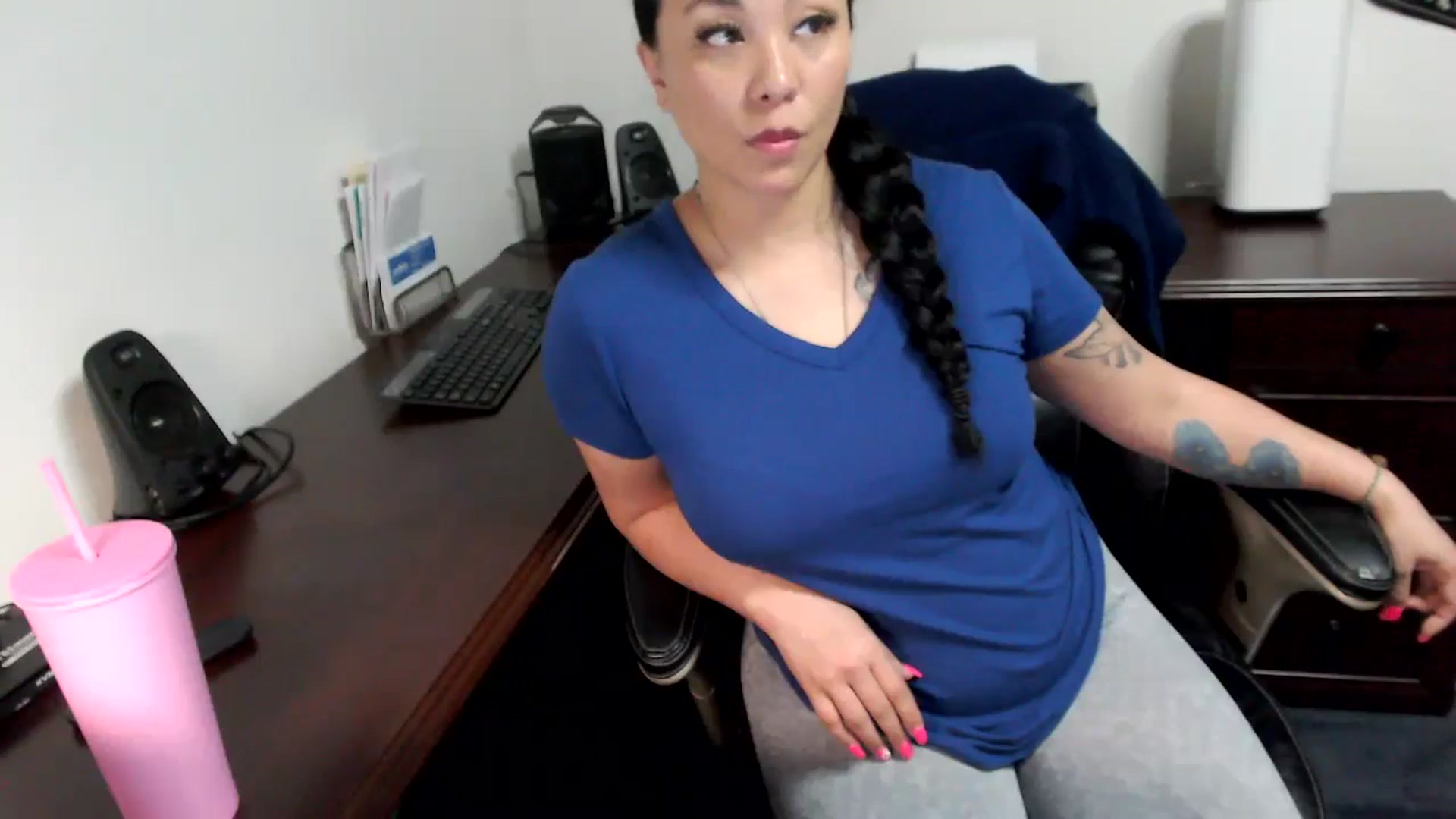 Gallery image thumbnail from MickaylaMoon's myfreecams stream on, 05/14/2024, 17:07 image 17 of 20