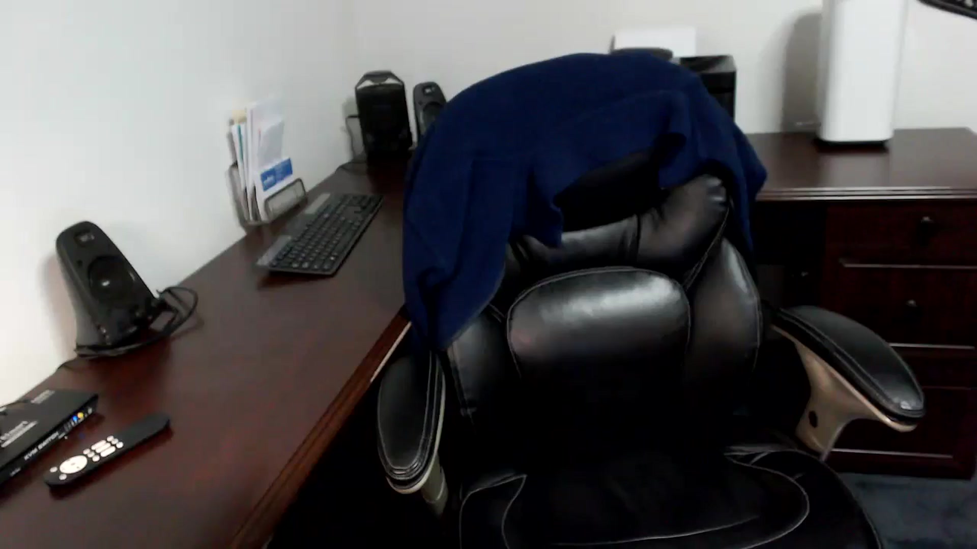 Gallery image thumbnail from MickaylaMoon's myfreecams stream on, 05/14/2024, 17:36 image 7 of 20