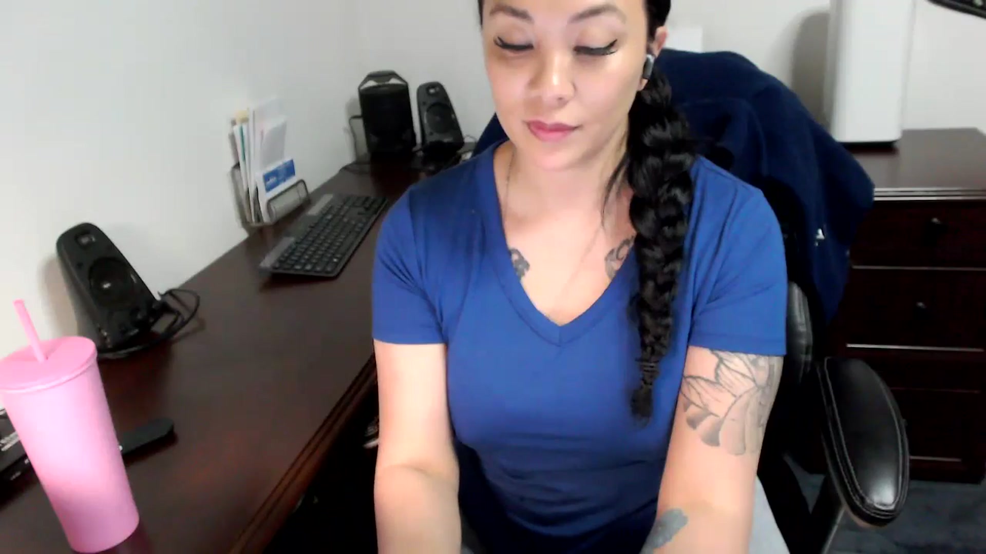 Gallery image thumbnail from MickaylaMoon's myfreecams stream on, 05/14/2024, 18:25 image 8 of 20