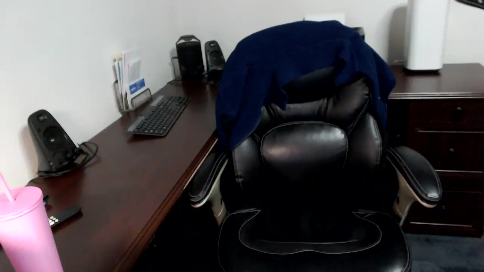 Gallery image thumbnail from MickaylaMoon's myfreecams stream on, 05/14/2024, 18:25 image 17 of 20