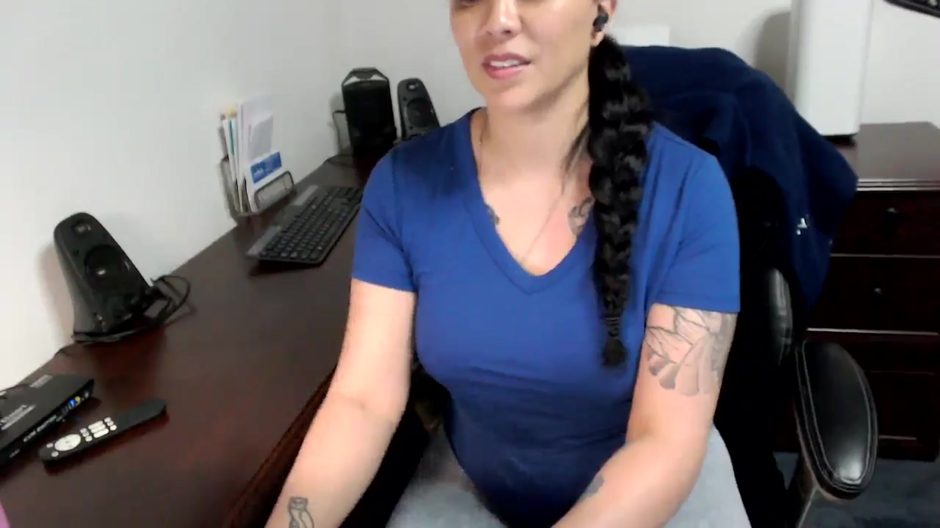 Gallery image thumbnail from MickaylaMoon's myfreecams stream on, 05/14/2024, 18:25 image 10 of 20