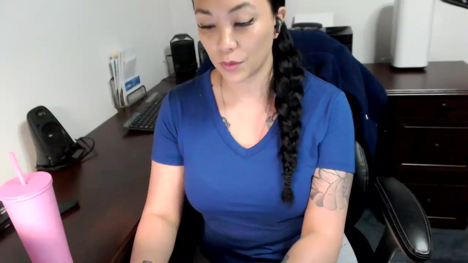 Gallery image thumbnail from MickaylaMoon's myfreecams stream on, 05/14/2024, 18:25 image 18 of 20