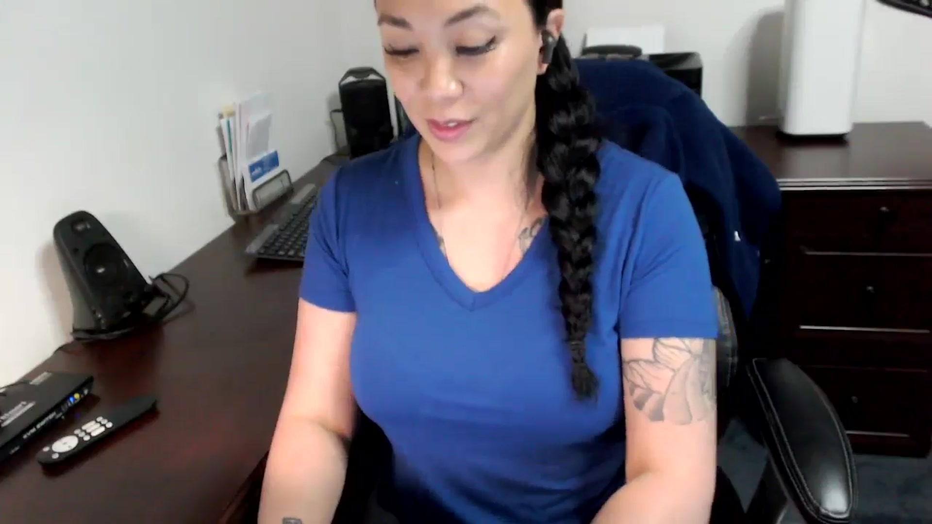 Gallery image thumbnail from MickaylaMoon's myfreecams stream on, 05/14/2024, 18:25 image 20 of 20
