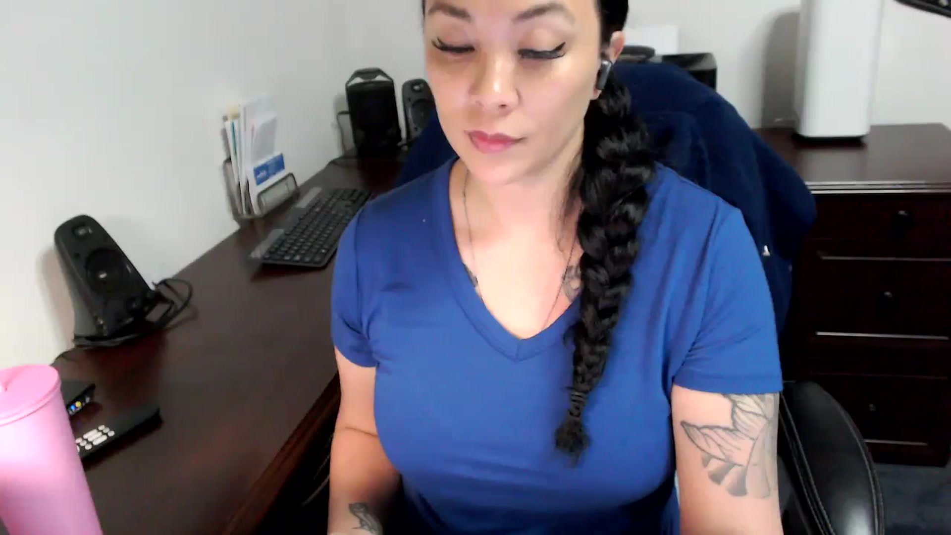Gallery image thumbnail from MickaylaMoon's myfreecams stream on, 05/14/2024, 18:48 image 10 of 20