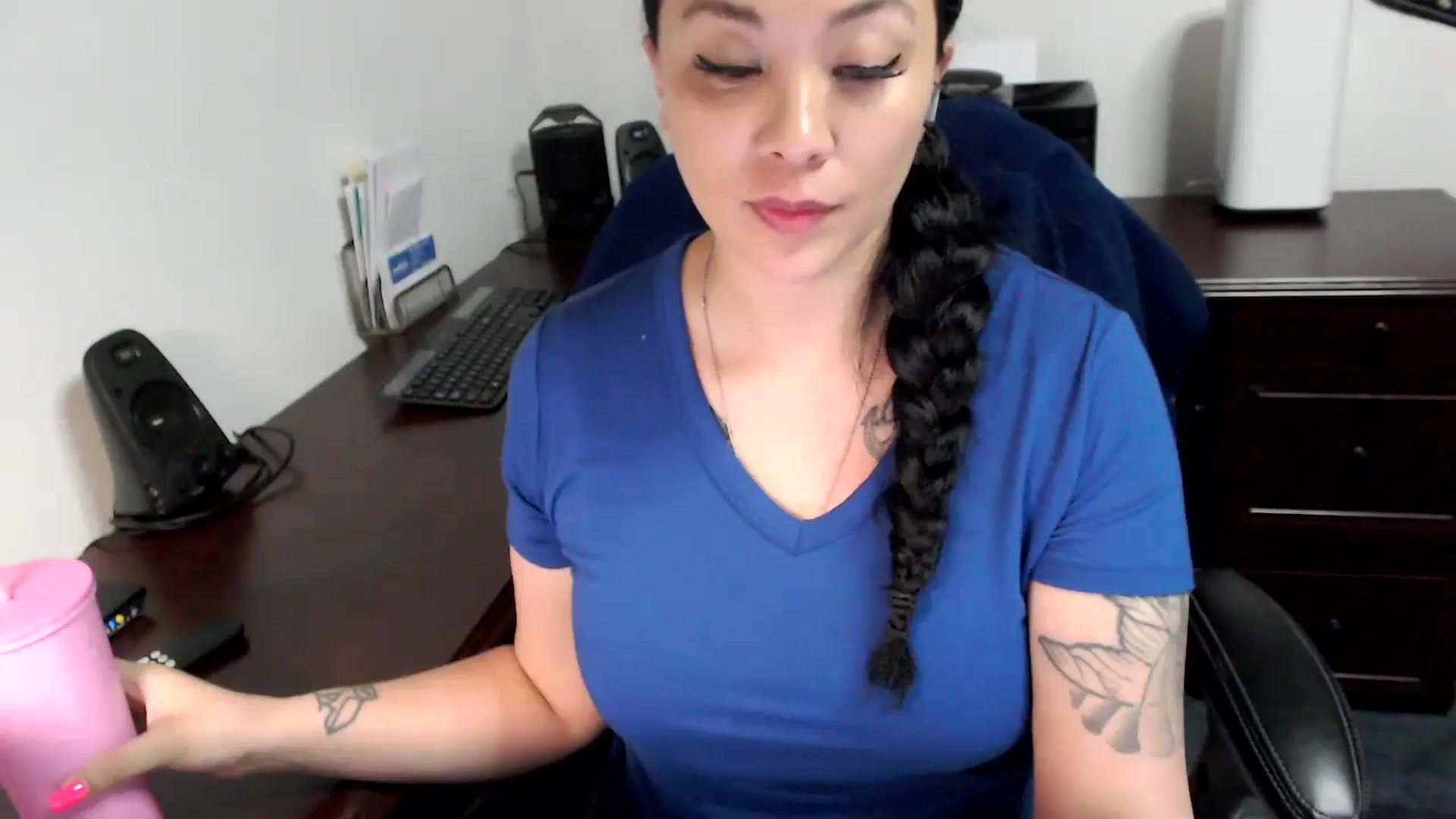 Gallery image thumbnail from MickaylaMoon's myfreecams stream on, 05/14/2024, 18:48 image 9 of 20