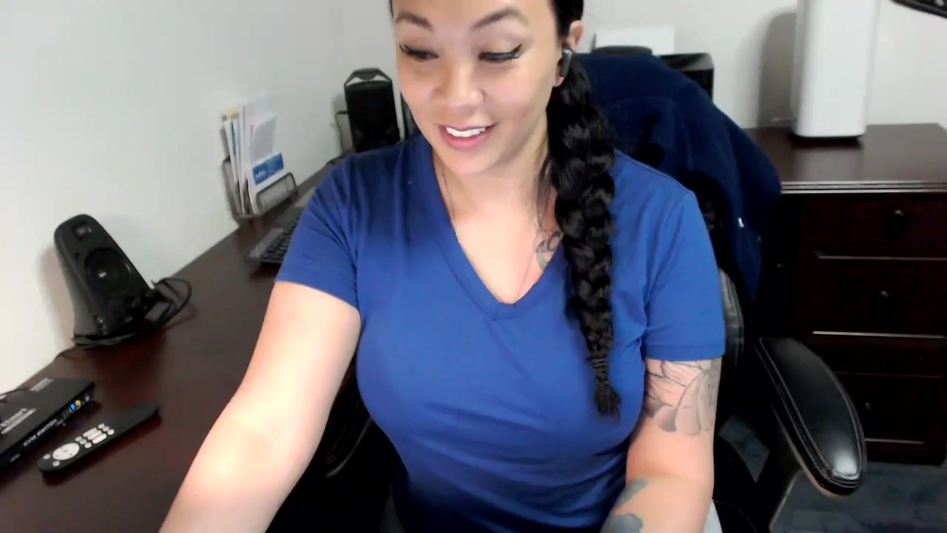 Gallery image thumbnail from MickaylaMoon's myfreecams stream on, 05/14/2024, 18:48 image 1 of 20