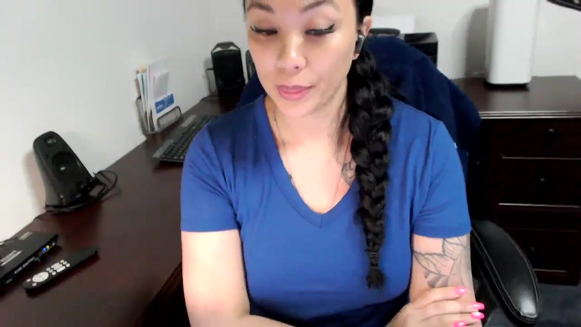 Gallery image thumbnail from MickaylaMoon's myfreecams stream on, 05/14/2024, 18:48 image 3 of 20