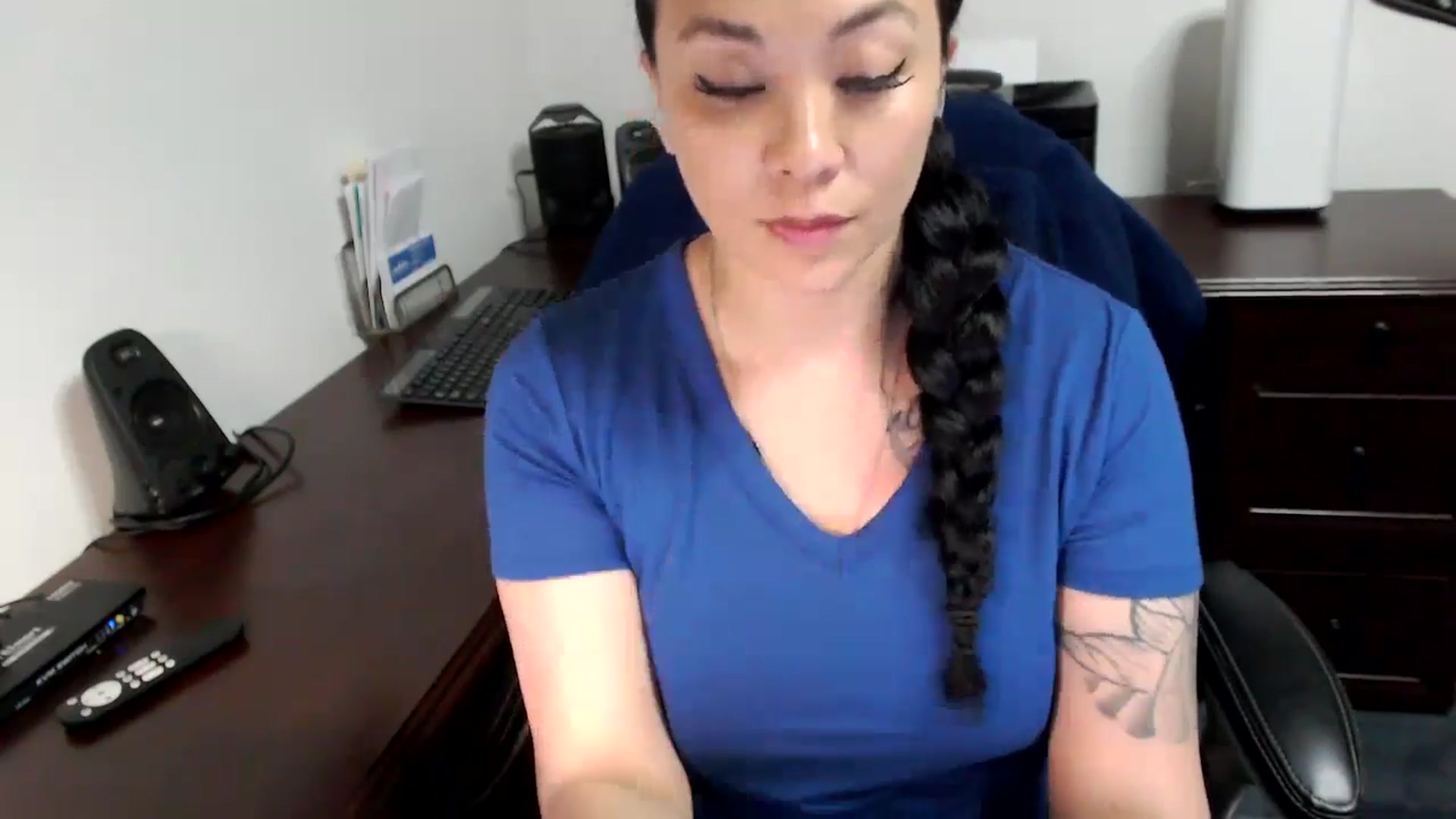 Gallery image thumbnail from MickaylaMoon's myfreecams stream on, 05/14/2024, 18:48 image 6 of 20