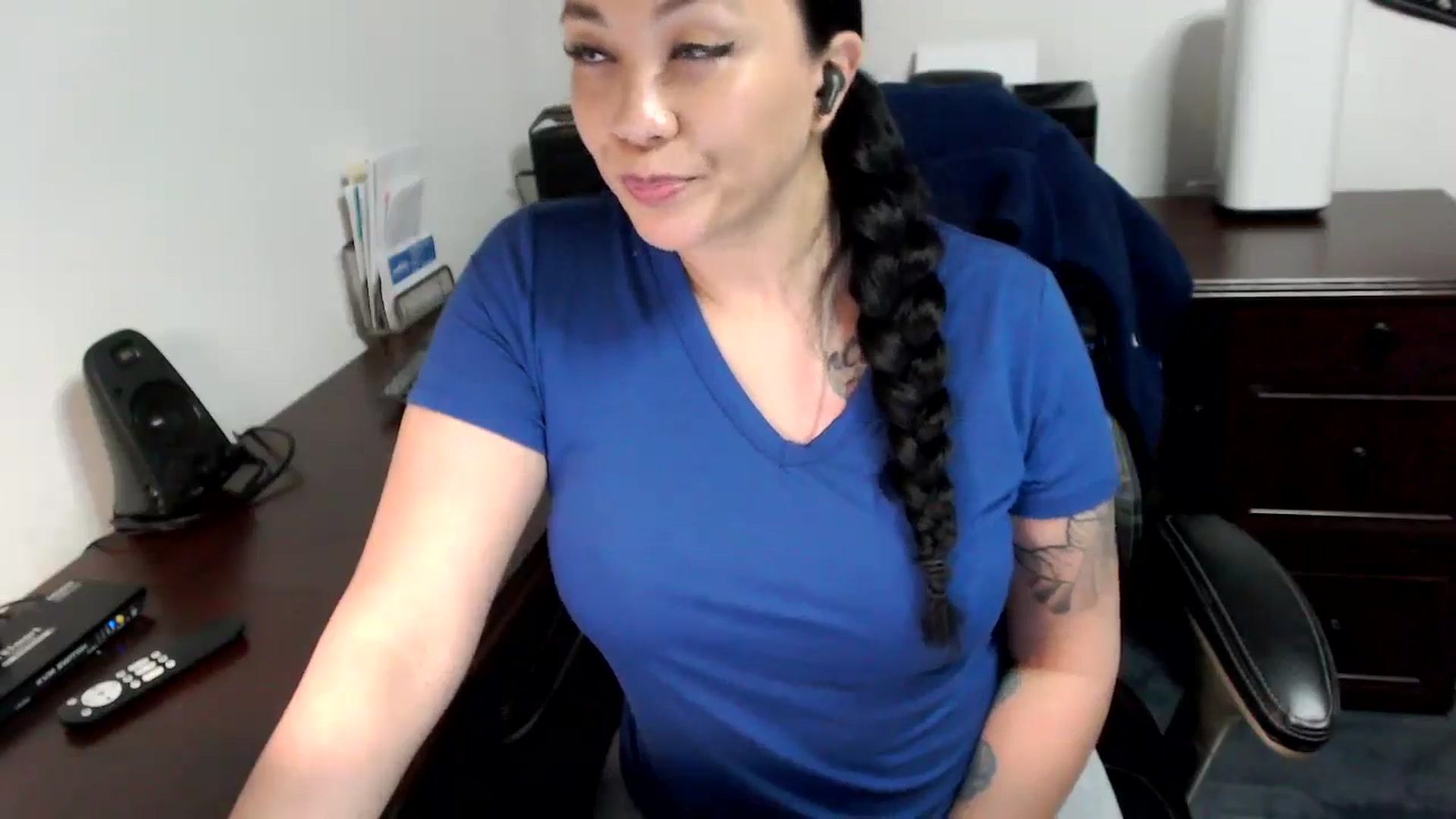 Gallery image thumbnail from MickaylaMoon's myfreecams stream on, 05/14/2024, 18:48 image 2 of 20