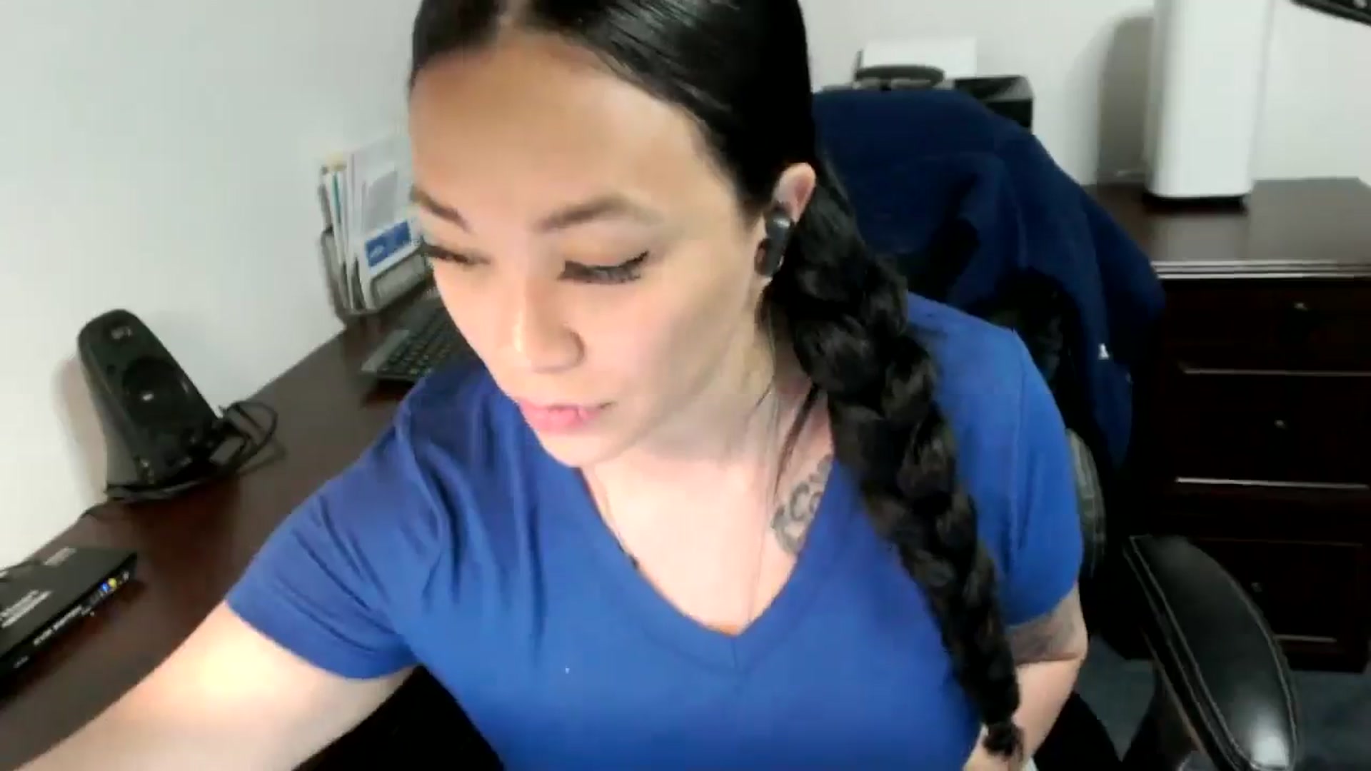 Gallery image thumbnail from MickaylaMoon's myfreecams stream on, 05/14/2024, 21:17 image 8 of 20