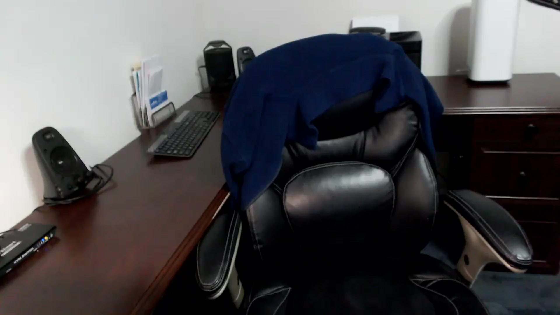 Gallery image thumbnail from MickaylaMoon's myfreecams stream on, 05/14/2024, 21:17 image 16 of 20