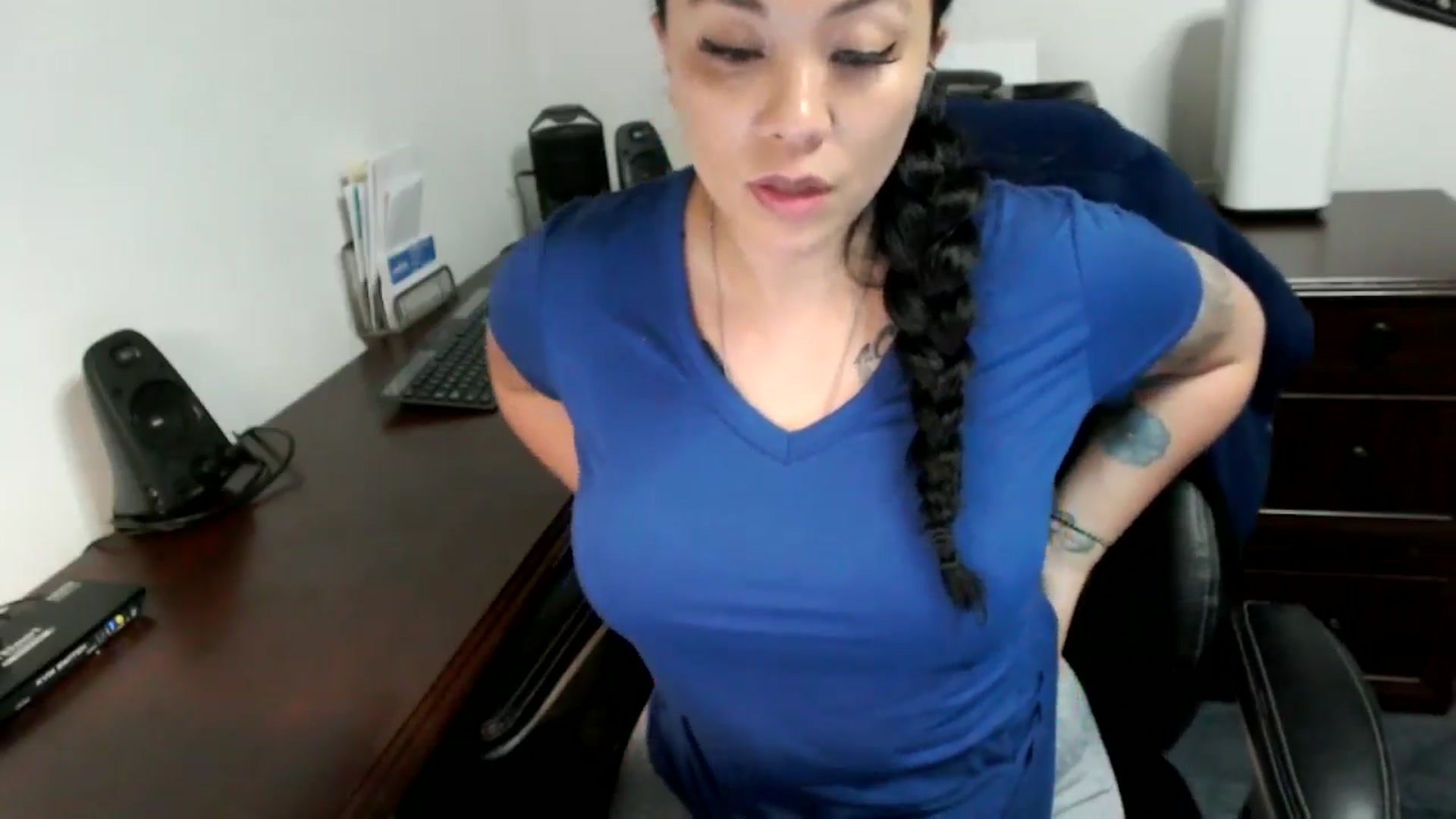 Gallery image thumbnail from MickaylaMoon's myfreecams stream on, 05/14/2024, 21:17 image 6 of 20
