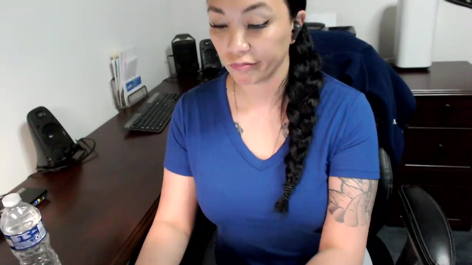 Gallery image thumbnail from MickaylaMoon's myfreecams stream on, 05/14/2024, 21:17 image 17 of 20
