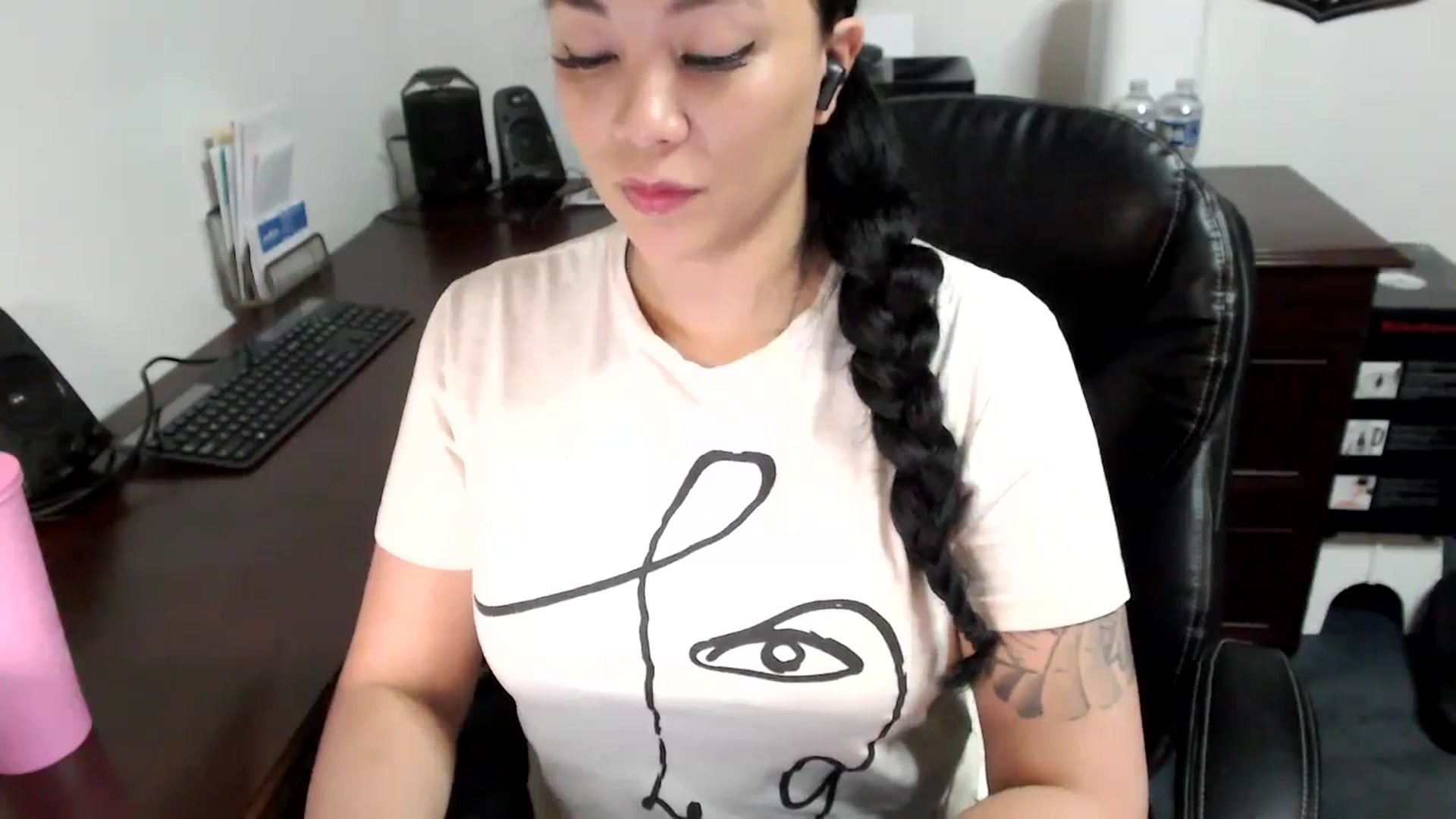 Gallery image thumbnail from MickaylaMoon's myfreecams stream on, 05/15/2024, 15:05 image 11 of 20