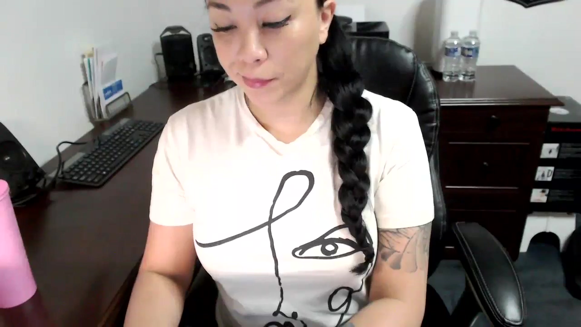 Gallery image thumbnail from MickaylaMoon's myfreecams stream on, 05/15/2024, 15:05 image 2 of 20