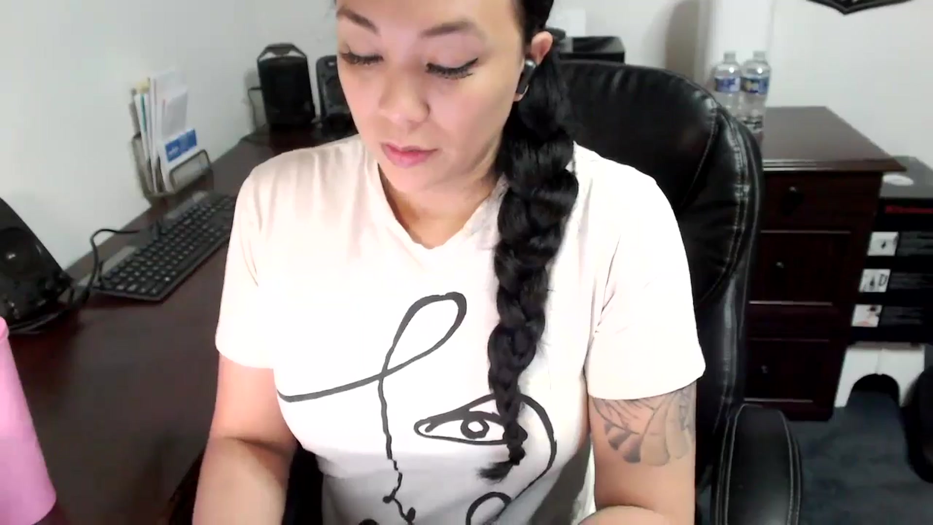 Gallery image thumbnail from MickaylaMoon's myfreecams stream on, 05/15/2024, 15:05 image 18 of 20