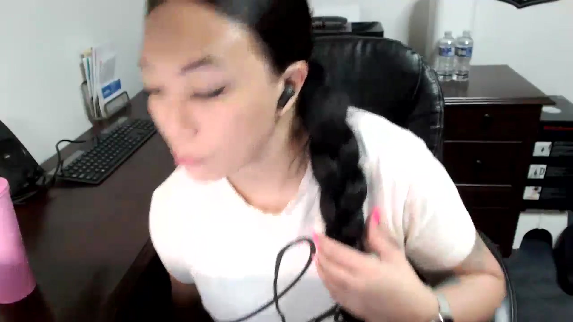 Gallery image thumbnail from MickaylaMoon's myfreecams stream on, 05/15/2024, 15:05 image 3 of 20