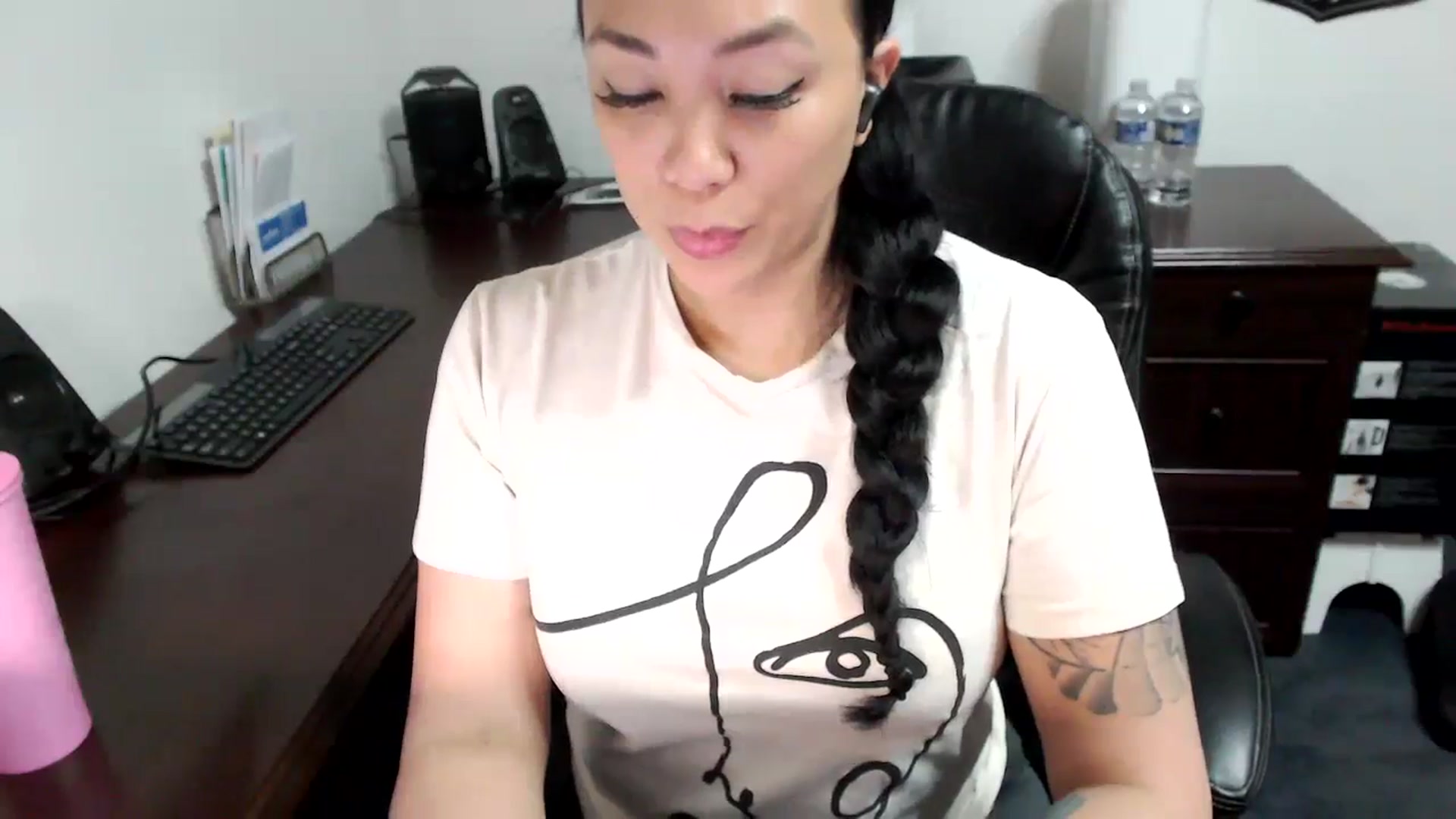 Gallery image thumbnail from MickaylaMoon's myfreecams stream on, 05/15/2024, 15:05 image 9 of 20