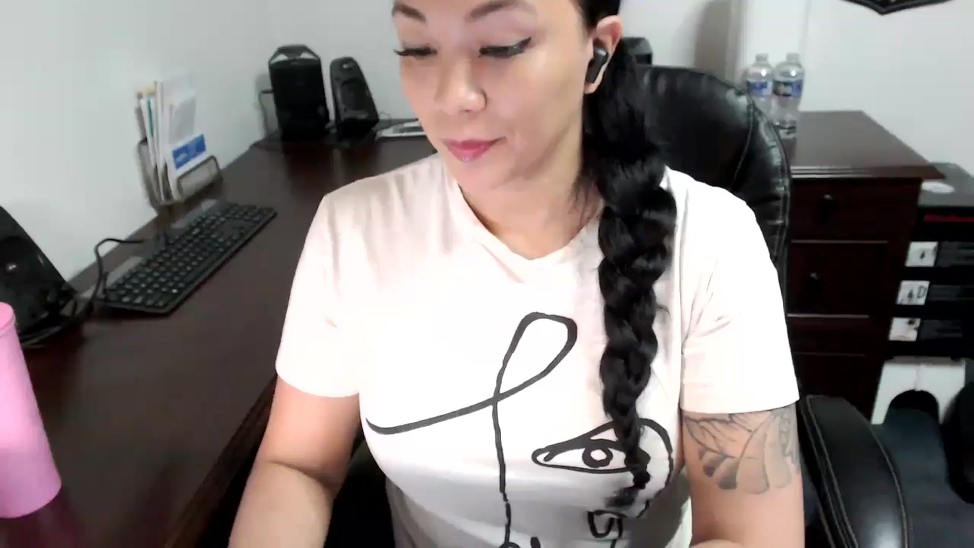 Gallery image thumbnail from MickaylaMoon's myfreecams stream on, 05/15/2024, 15:05 image 10 of 20