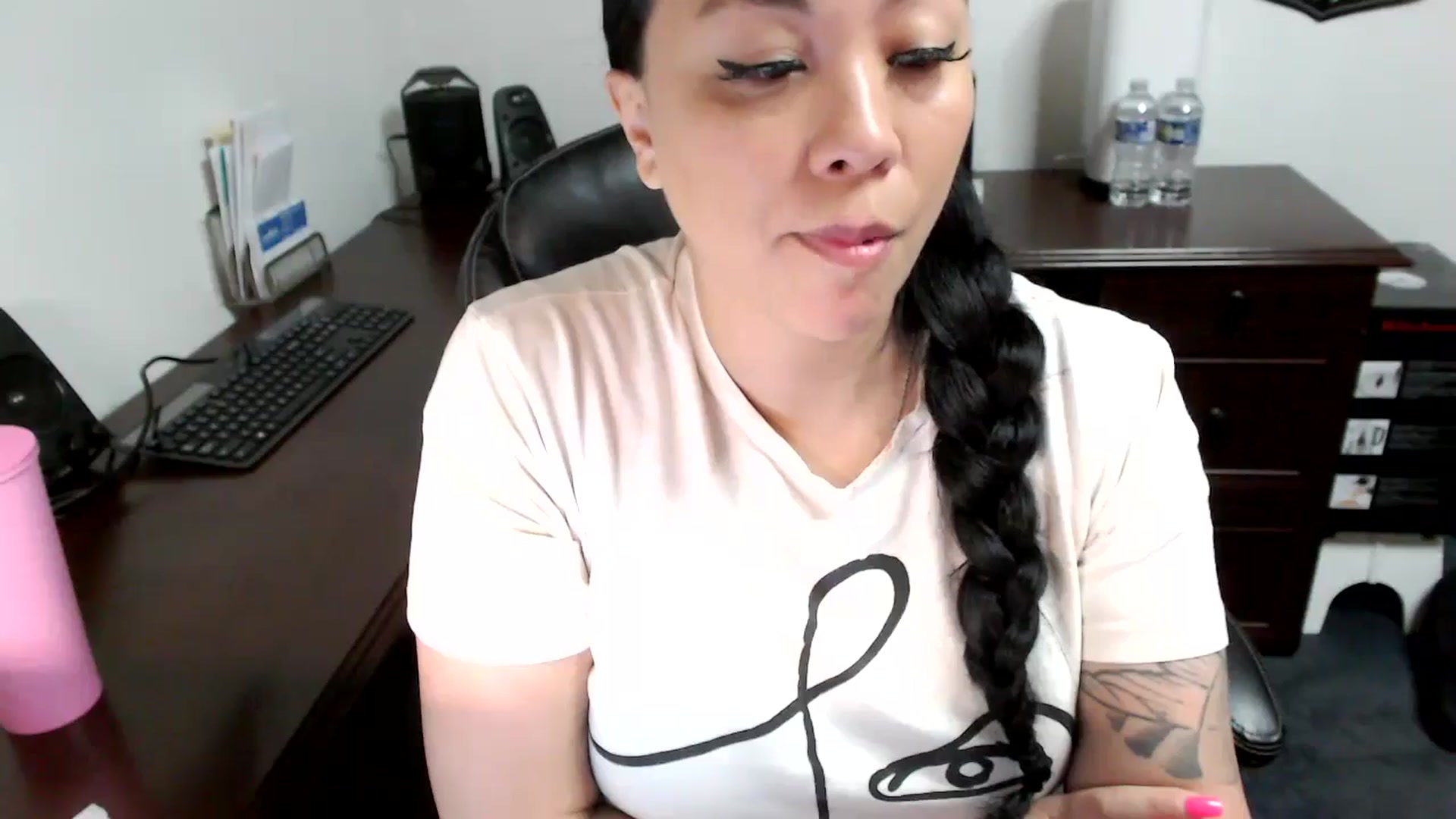 Gallery image thumbnail from MickaylaMoon's myfreecams stream on, 05/15/2024, 15:27 image 11 of 20