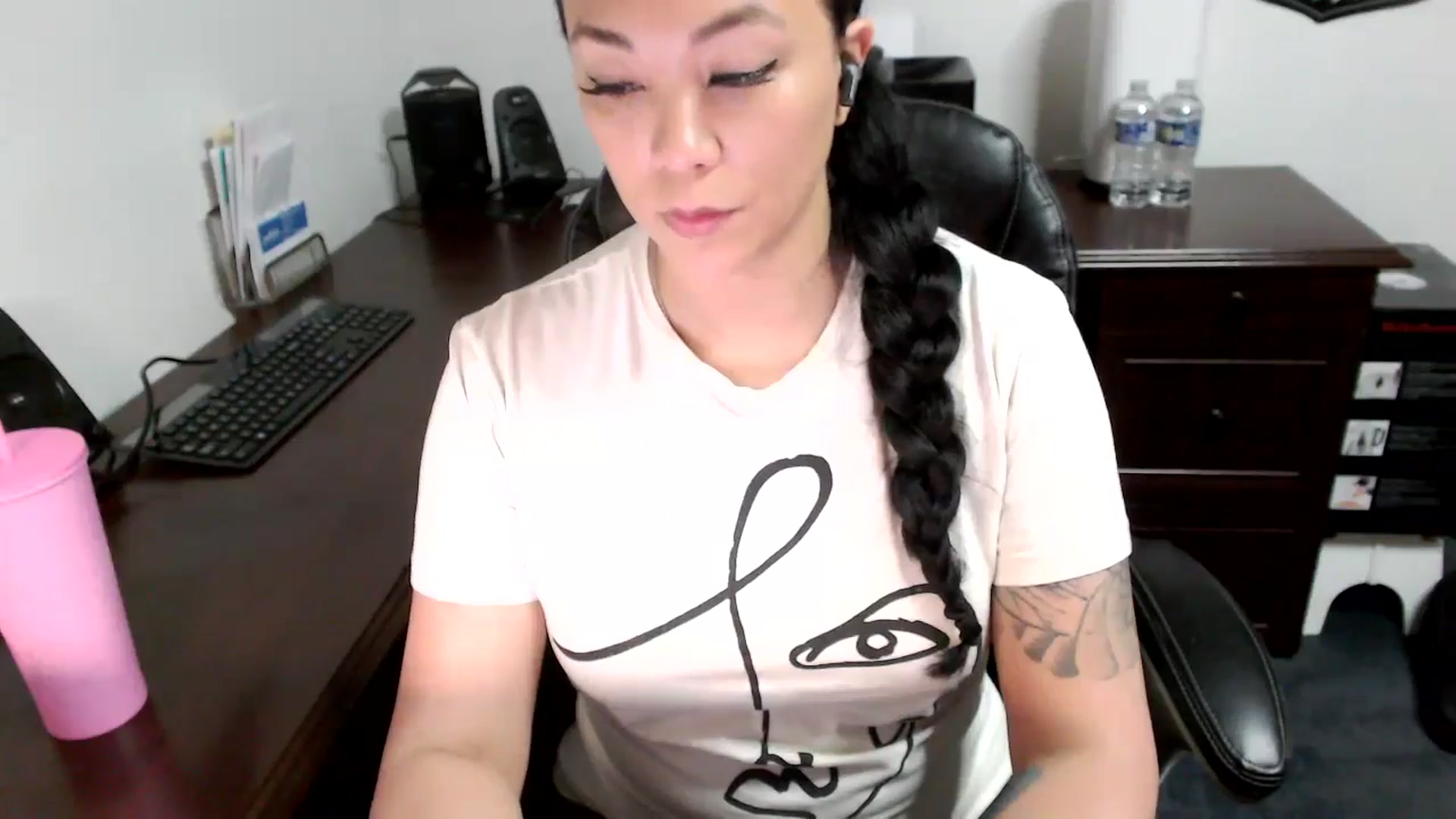 Gallery image thumbnail from MickaylaMoon's myfreecams stream on, 05/15/2024, 15:27 image 19 of 20