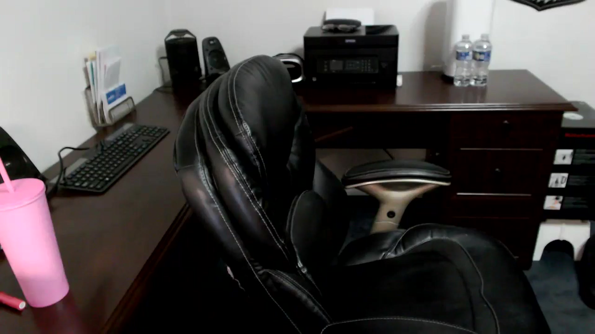 Gallery image thumbnail from MickaylaMoon's myfreecams stream on, 05/15/2024, 17:18 image 9 of 20