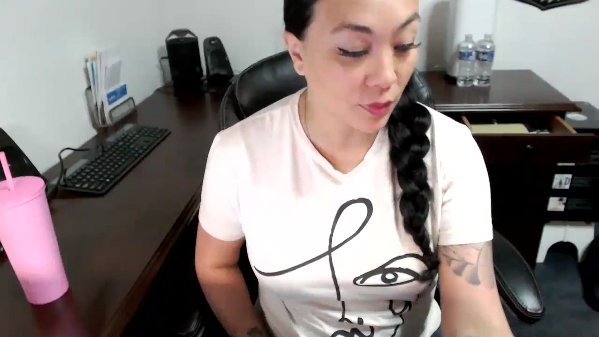 Gallery image thumbnail from MickaylaMoon's myfreecams stream on, 05/15/2024, 17:18 image 3 of 20