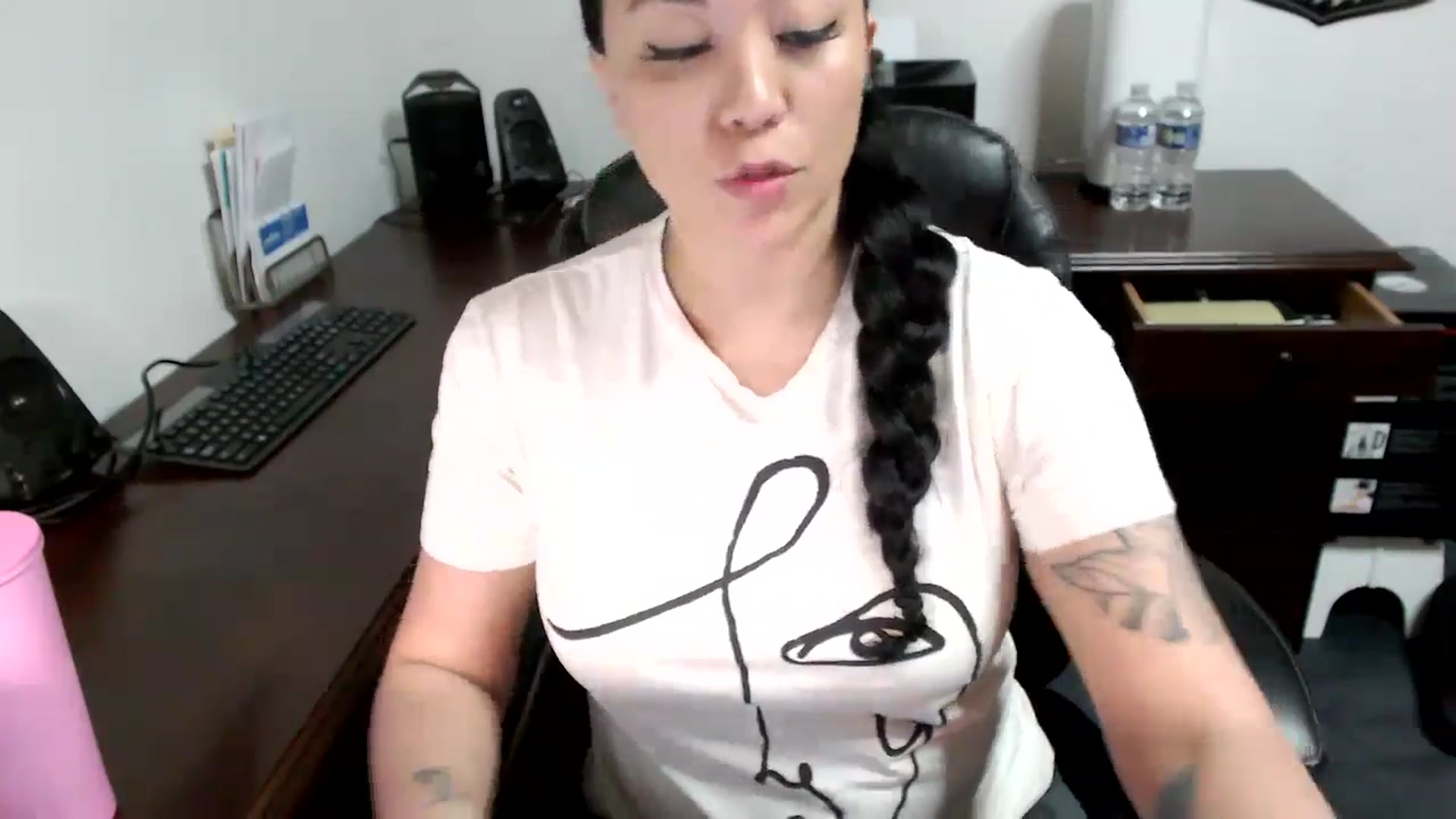 Gallery image thumbnail from MickaylaMoon's myfreecams stream on, 05/15/2024, 17:18 image 2 of 20