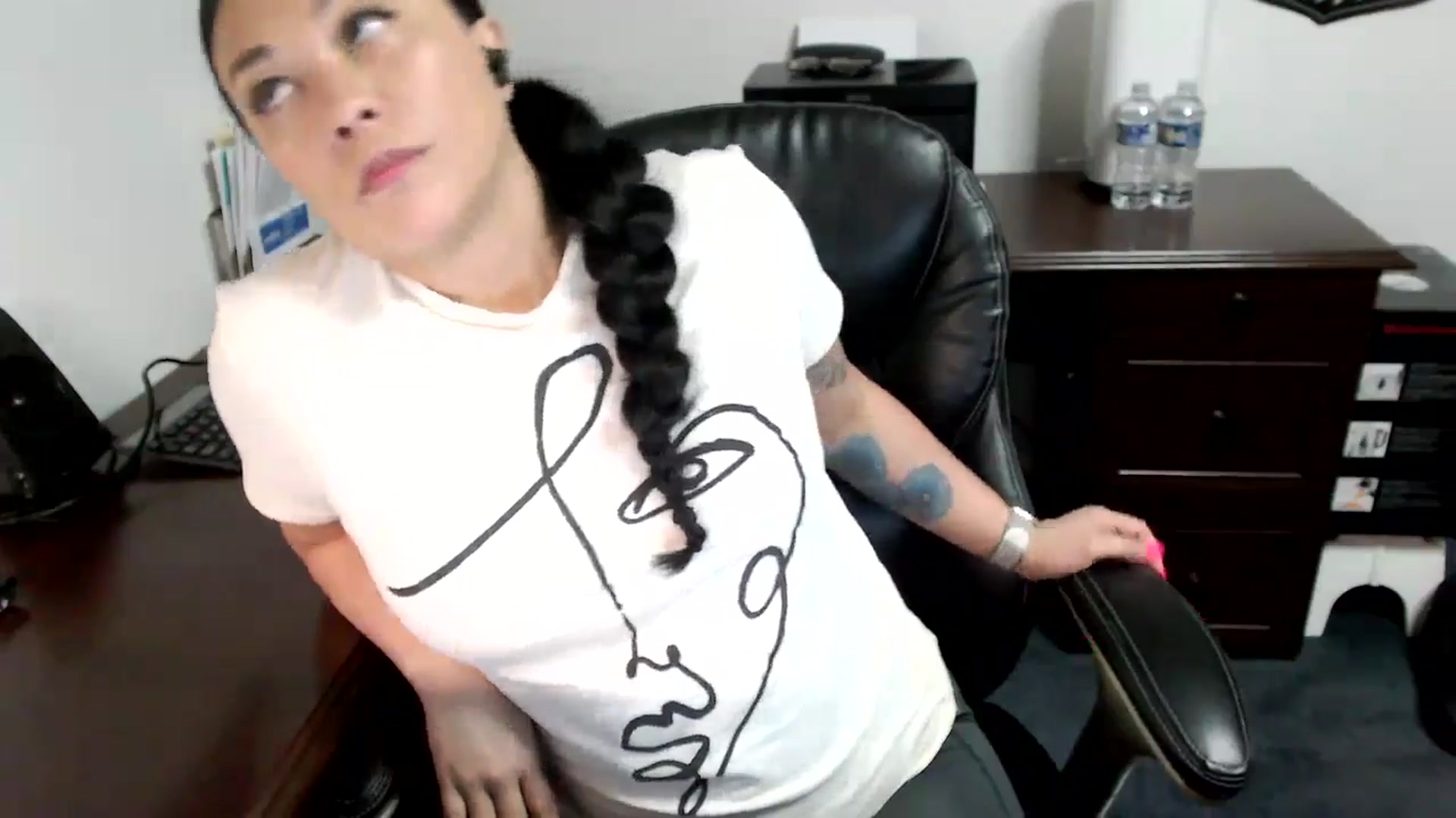Gallery image thumbnail from MickaylaMoon's myfreecams stream on, 05/15/2024, 18:31 image 20 of 20