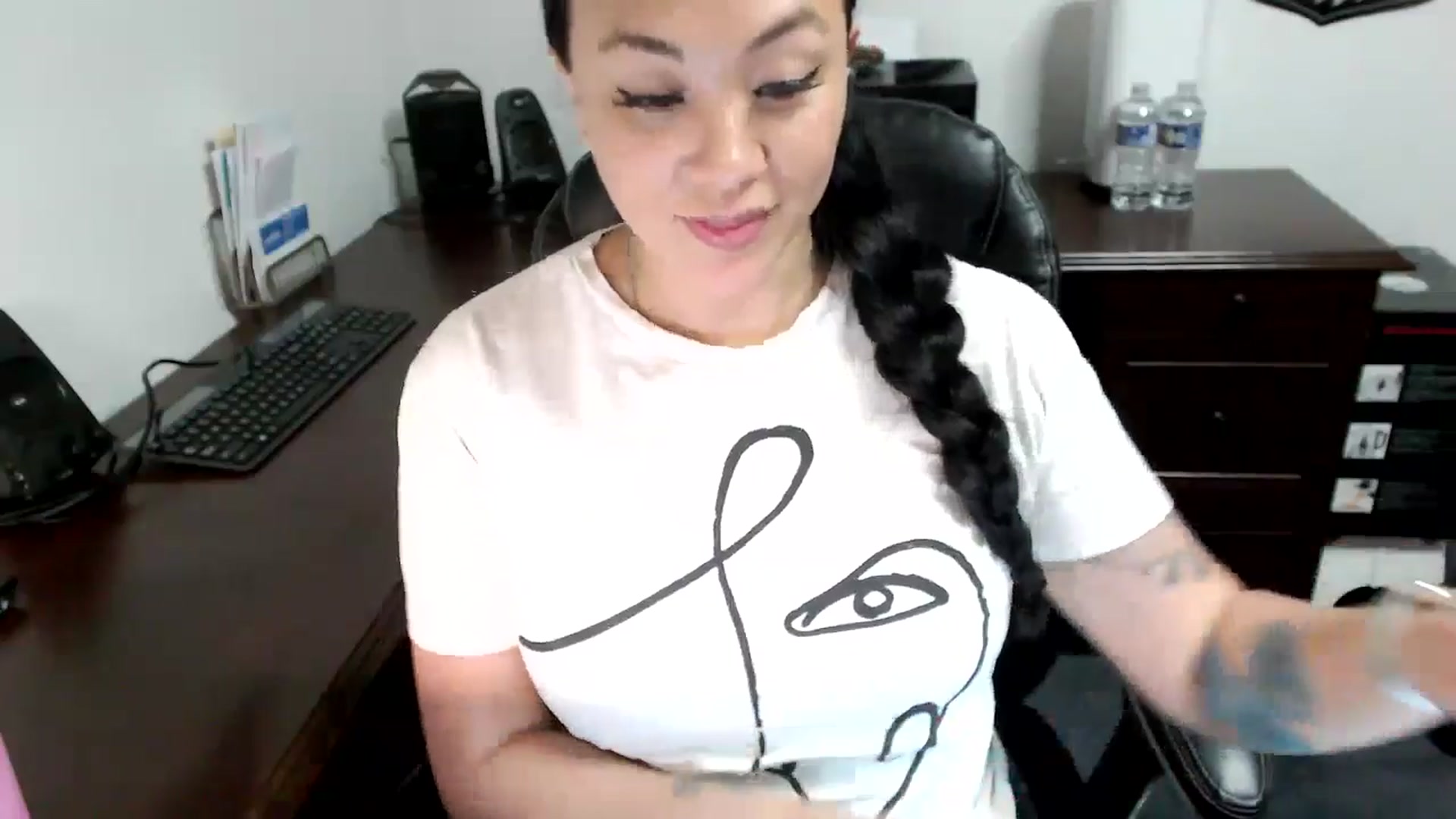 Gallery image thumbnail from MickaylaMoon's myfreecams stream on, 05/15/2024, 18:31 image 12 of 20