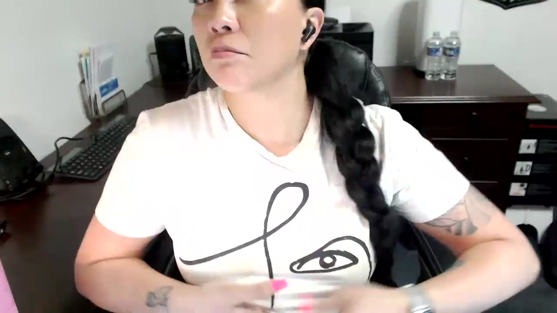 Gallery image thumbnail from MickaylaMoon's myfreecams stream on, 05/15/2024, 19:11 image 3 of 20