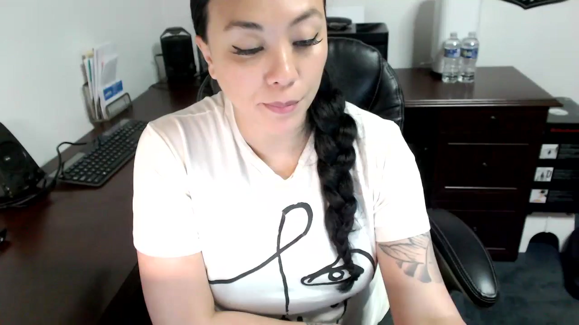 Gallery image thumbnail from MickaylaMoon's myfreecams stream on, 05/15/2024, 19:11 image 1 of 20