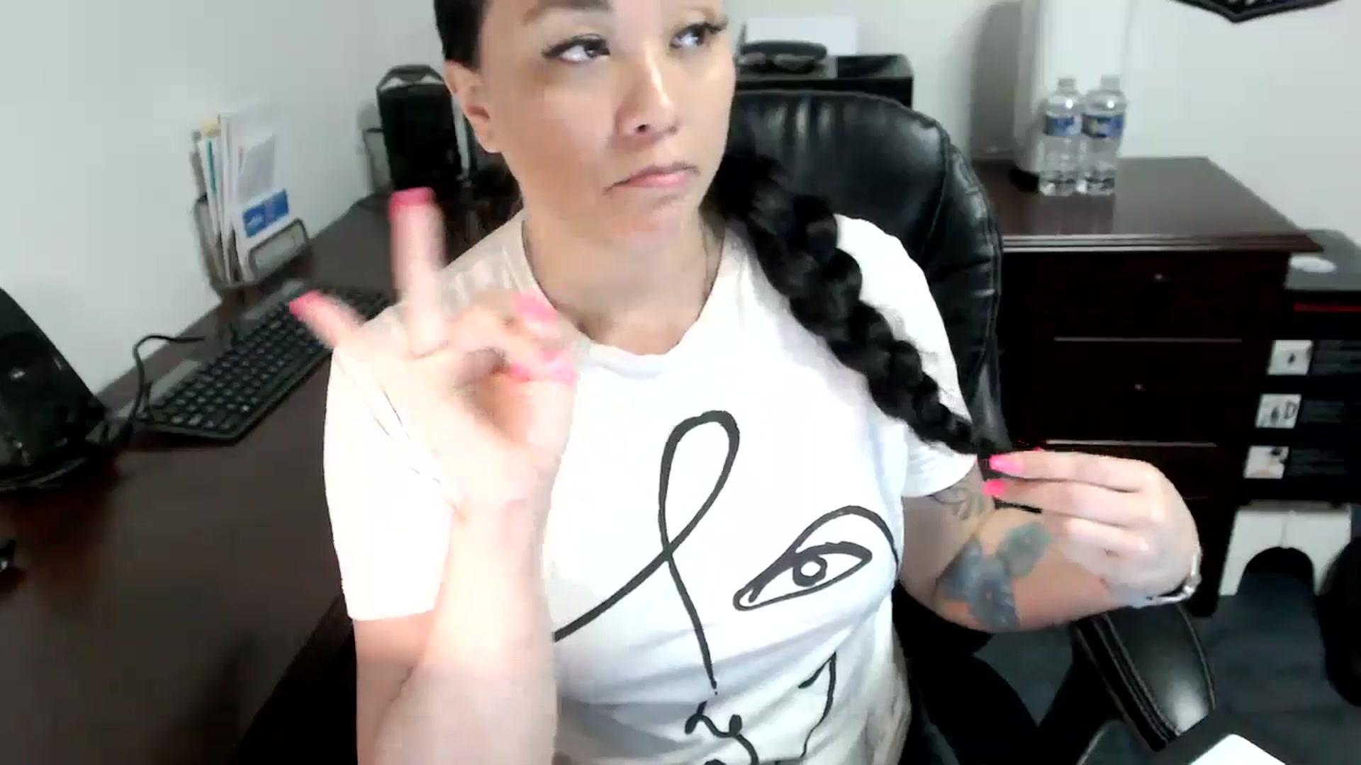 Gallery image thumbnail from MickaylaMoon's myfreecams stream on, 05/15/2024, 19:11 image 14 of 20