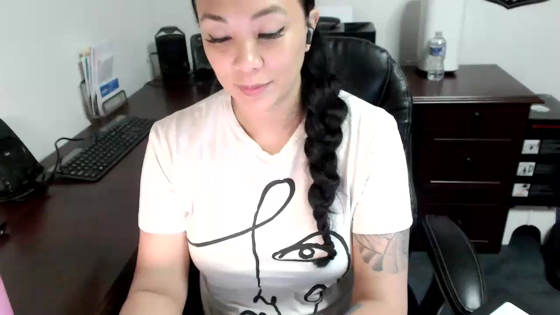 Gallery image thumbnail from MickaylaMoon's myfreecams stream on, 05/15/2024, 19:44 image 1 of 20