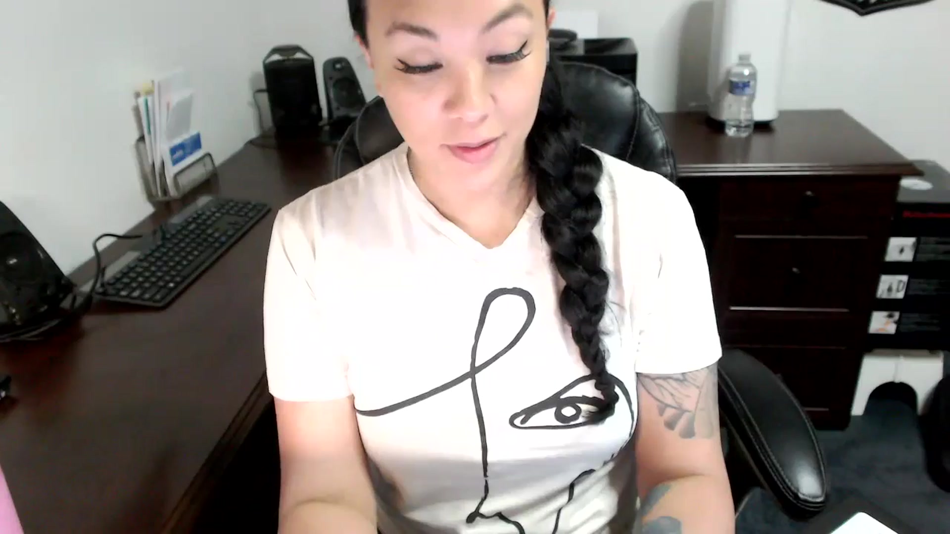 Gallery image thumbnail from MickaylaMoon's myfreecams stream on, 05/15/2024, 19:44 image 3 of 20