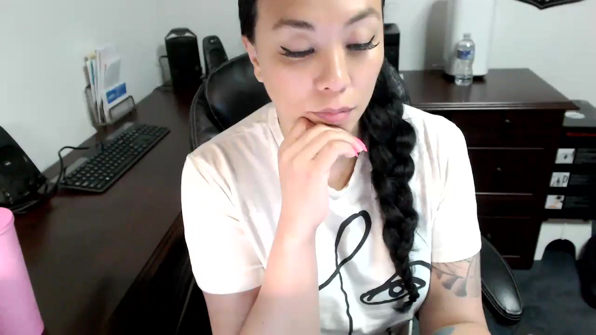 Gallery image thumbnail from MickaylaMoon's myfreecams stream on, 05/15/2024, 19:44 image 12 of 20