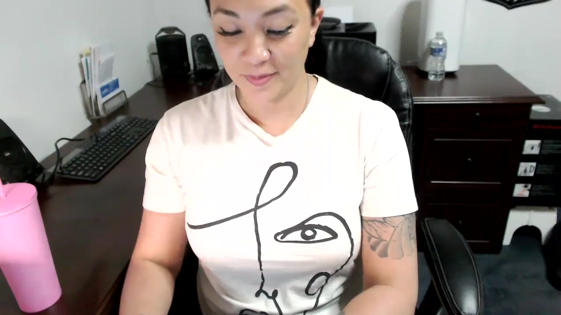 Gallery image thumbnail from MickaylaMoon's myfreecams stream on, 05/15/2024, 19:44 image 20 of 20
