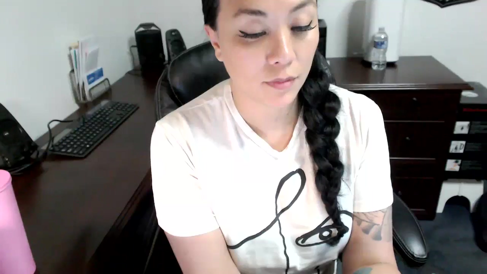 Gallery image thumbnail from MickaylaMoon's myfreecams stream on, 05/15/2024, 19:44 image 11 of 20