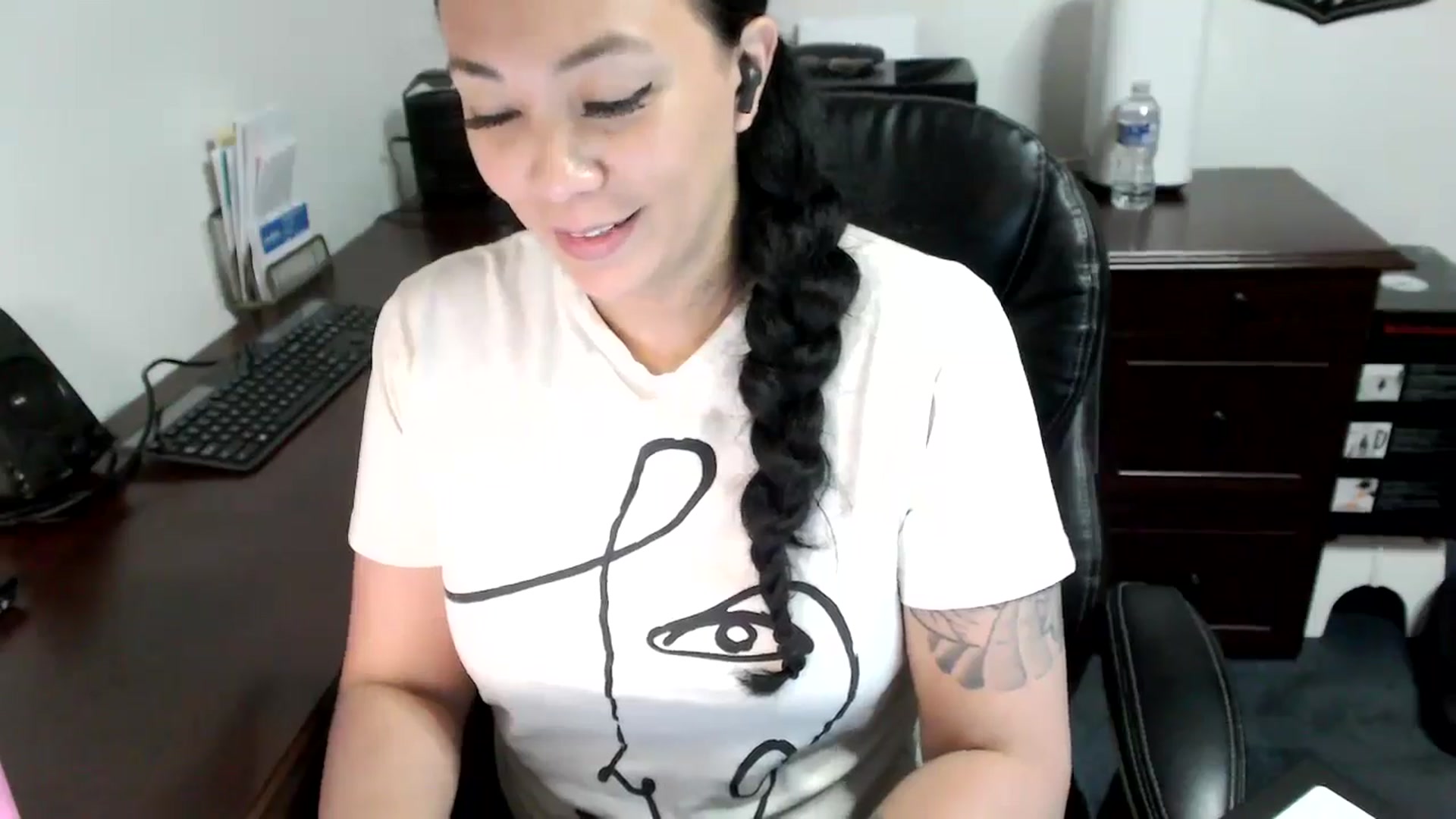 Gallery image thumbnail from MickaylaMoon's myfreecams stream on, 05/15/2024, 19:44 image 4 of 20