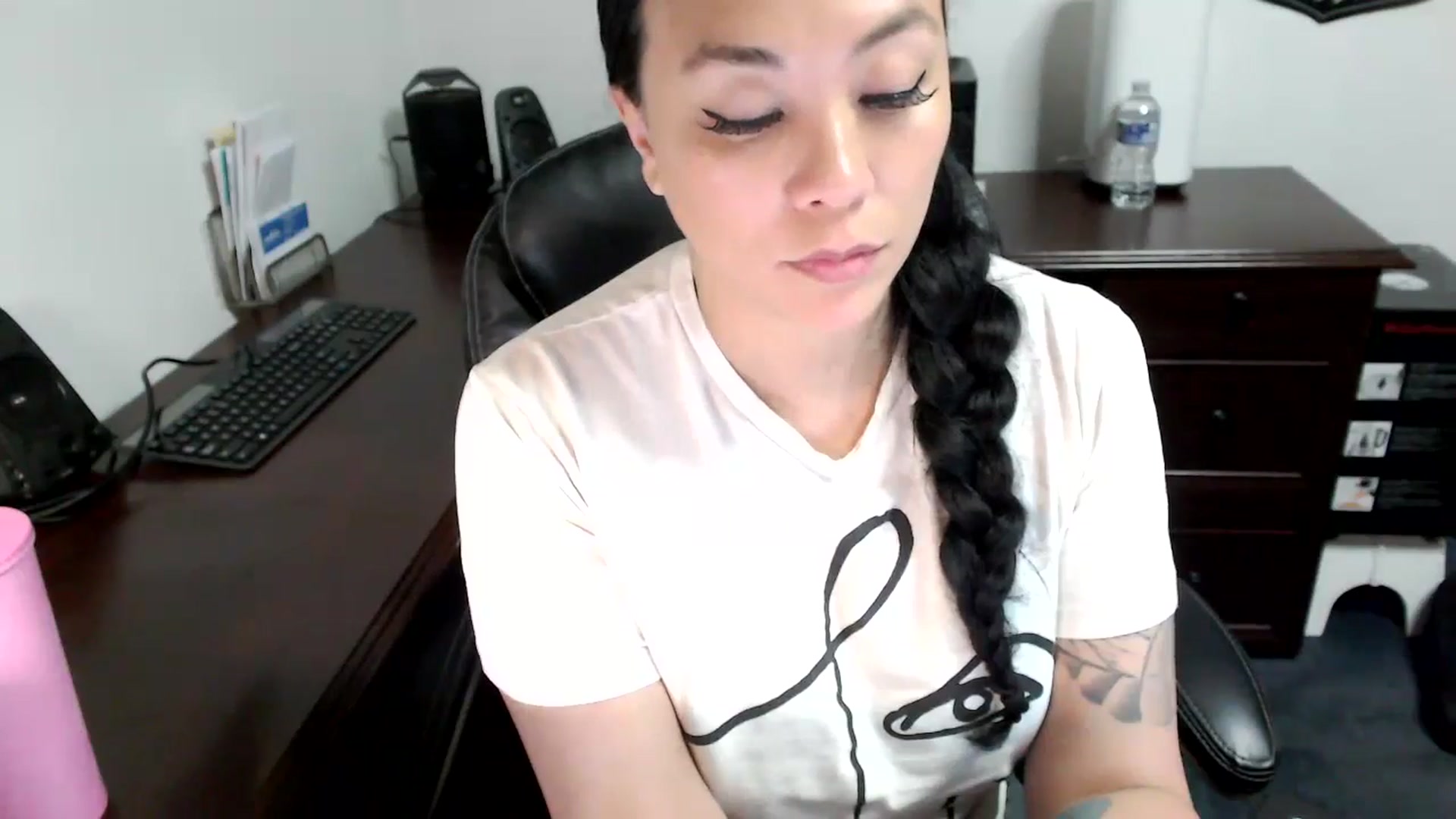 Gallery image thumbnail from MickaylaMoon's myfreecams stream on, 05/15/2024, 19:44 image 14 of 20