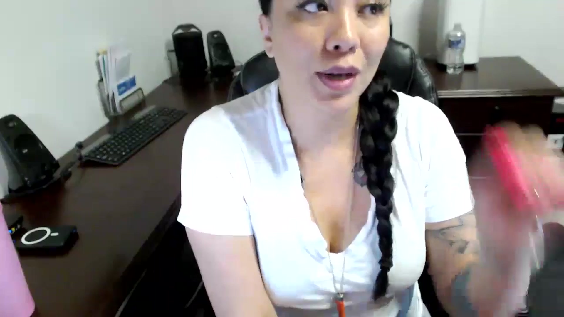Gallery image thumbnail from MickaylaMoon's myfreecams stream on, 05/16/2024, 15:18 image 12 of 20