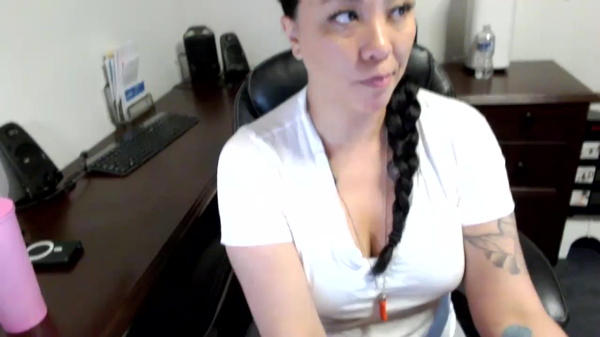 Gallery image thumbnail from MickaylaMoon's myfreecams stream on, 05/16/2024, 15:18 image 10 of 20