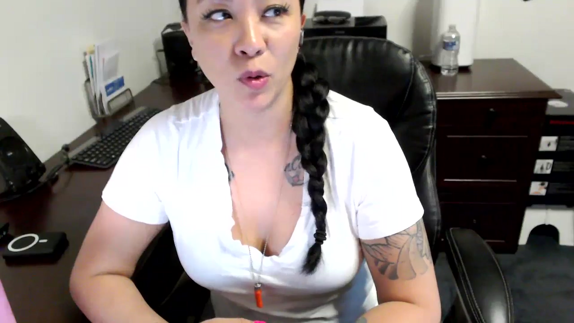 Gallery image thumbnail from MickaylaMoon's myfreecams stream on, 05/16/2024, 16:11 image 20 of 20