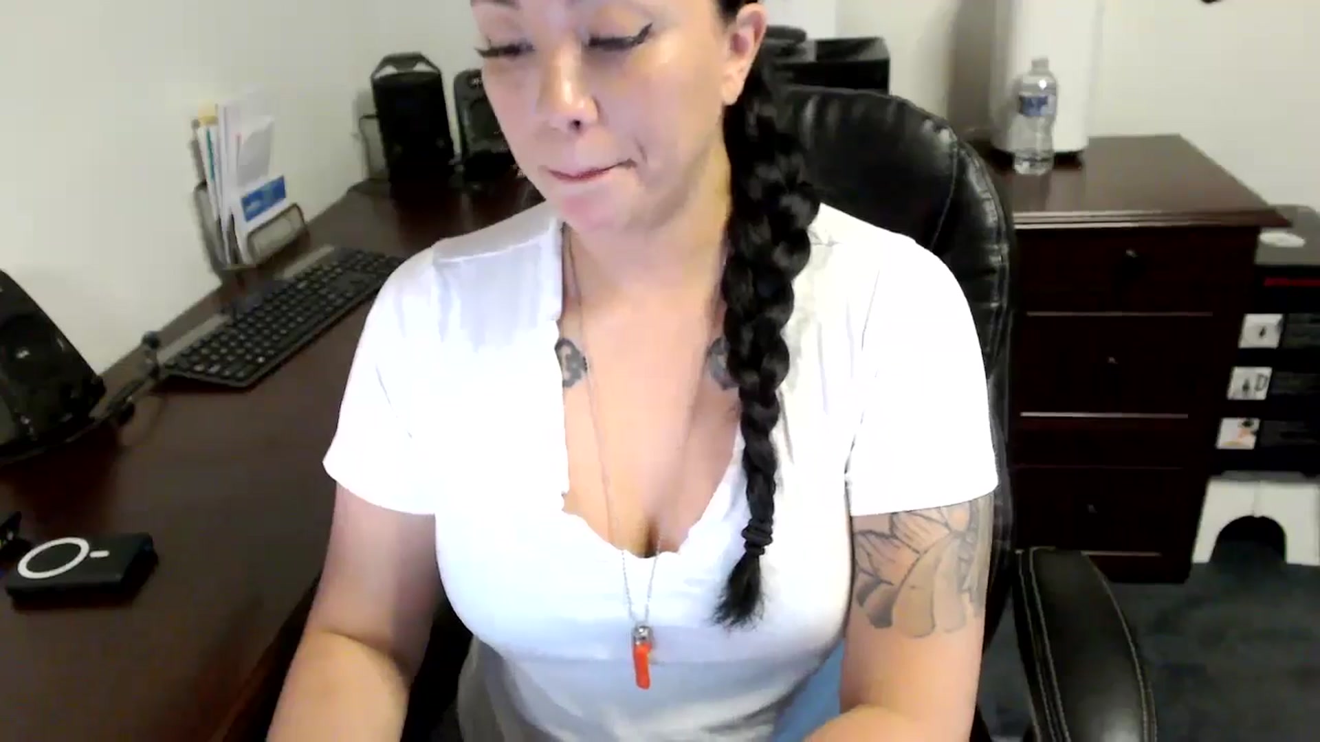 Gallery image thumbnail from MickaylaMoon's myfreecams stream on, 05/16/2024, 16:11 image 11 of 20