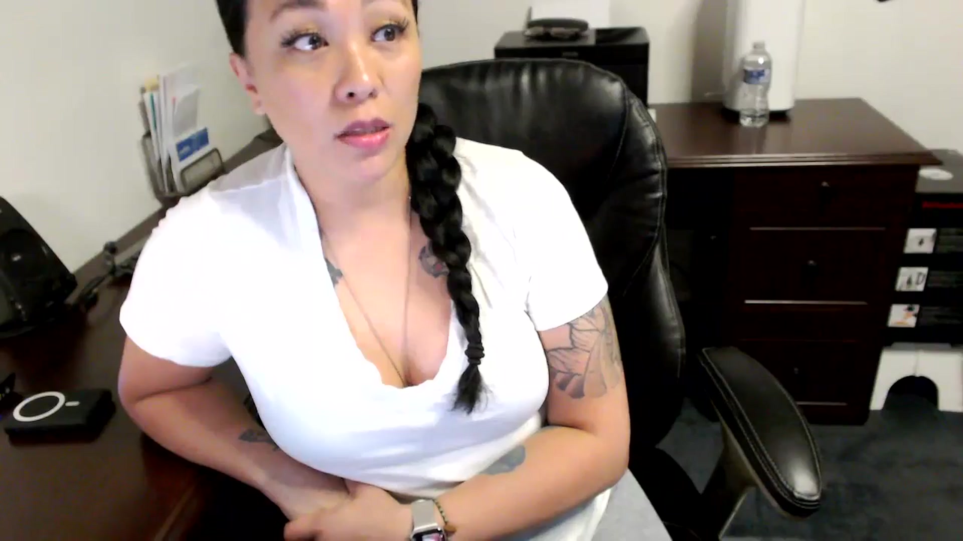 Gallery image thumbnail from MickaylaMoon's myfreecams stream on, 05/16/2024, 16:32 image 14 of 20