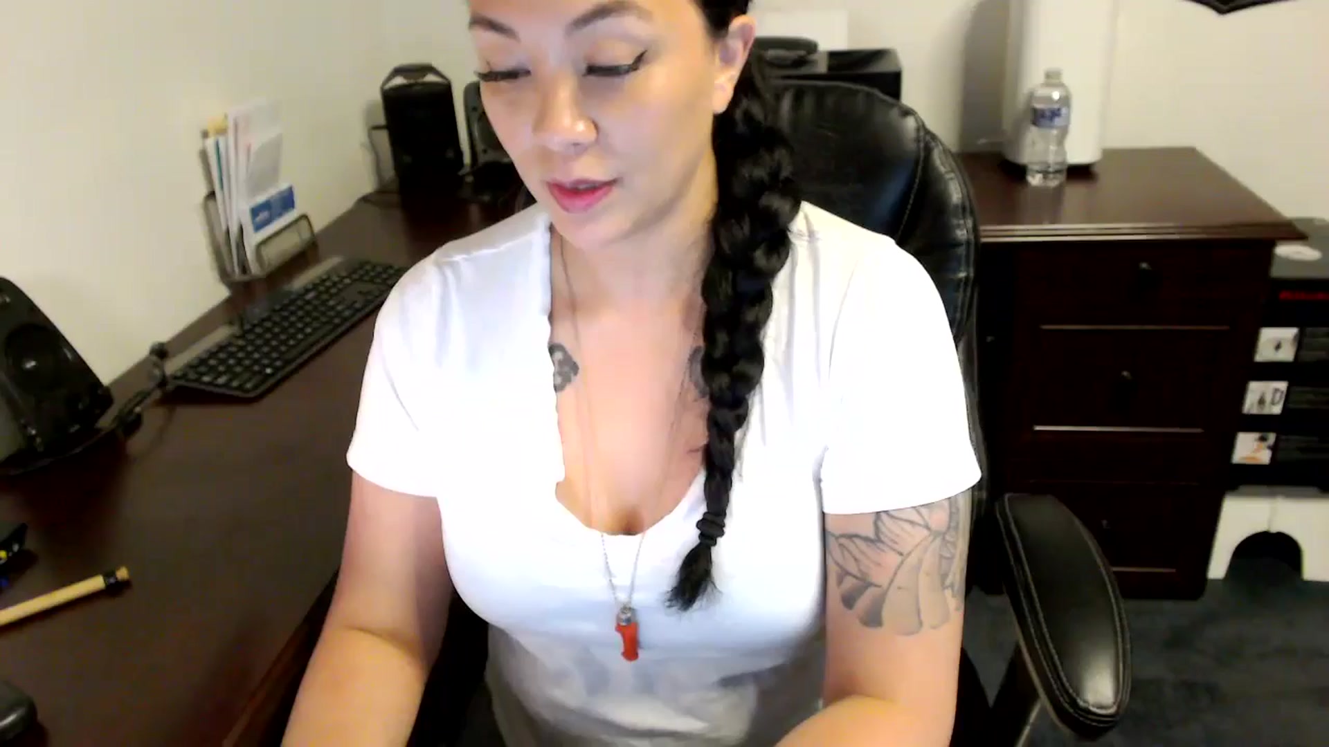 Gallery image thumbnail from MickaylaMoon's myfreecams stream on, 05/16/2024, 19:50 image 16 of 20