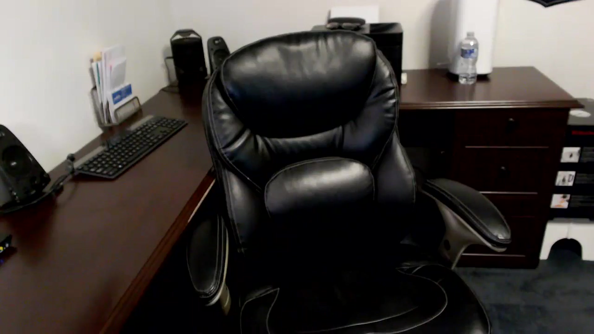 Gallery image thumbnail from MickaylaMoon's myfreecams stream on, 05/16/2024, 19:50 image 7 of 20