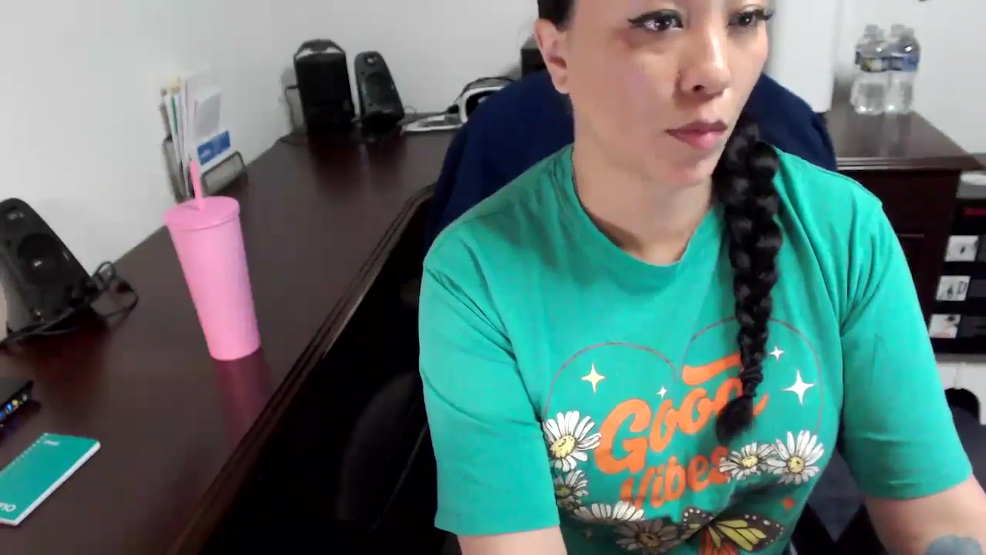 Gallery image thumbnail from MickaylaMoon's myfreecams stream on, 05/17/2024, 17:10 image 13 of 20