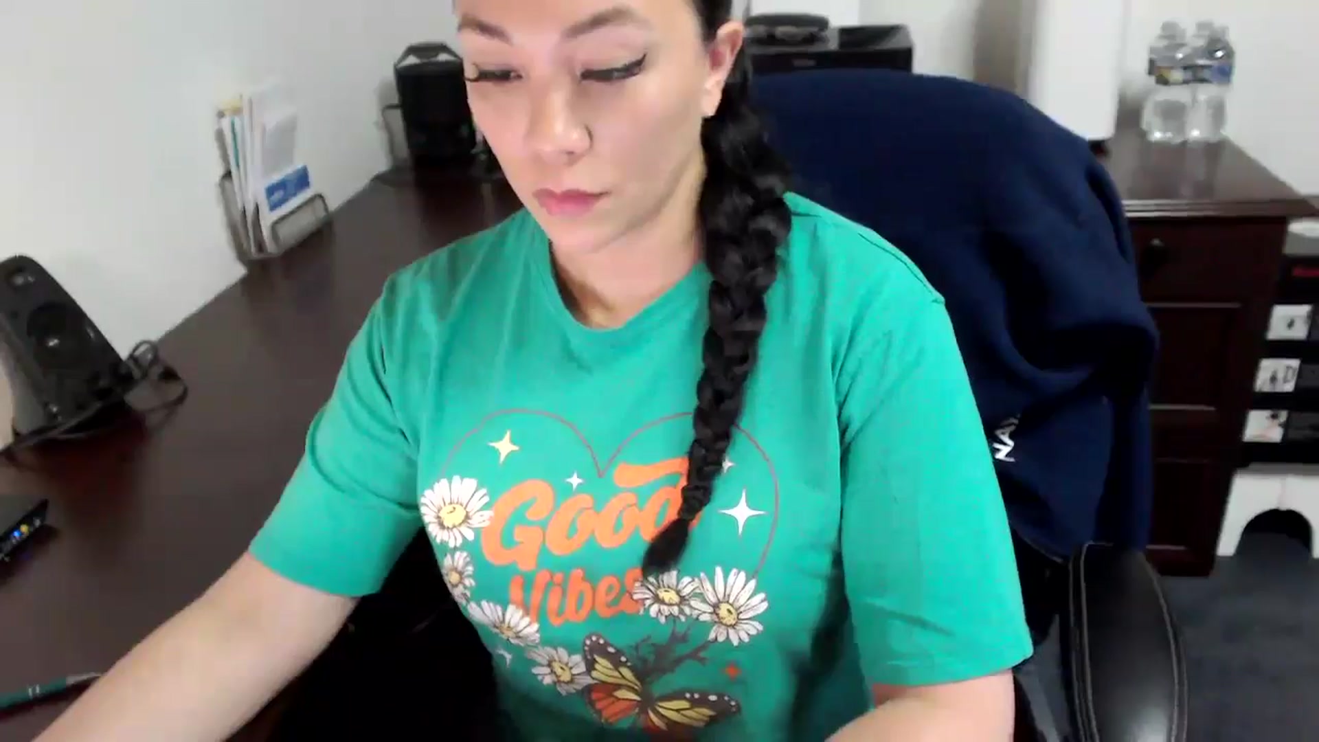 Gallery image thumbnail from MickaylaMoon's myfreecams stream on, 05/17/2024, 17:10 image 7 of 20