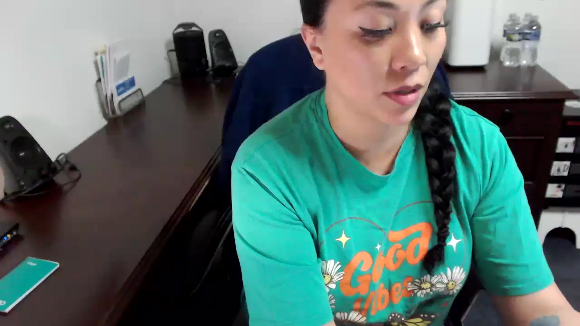 Gallery image thumbnail from MickaylaMoon's myfreecams stream on, 05/17/2024, 17:10 image 18 of 20